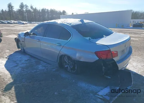 2013 BMW 528I xDrive z USA, uszkodzony, nr VIN WBAXH5C5XDD109346